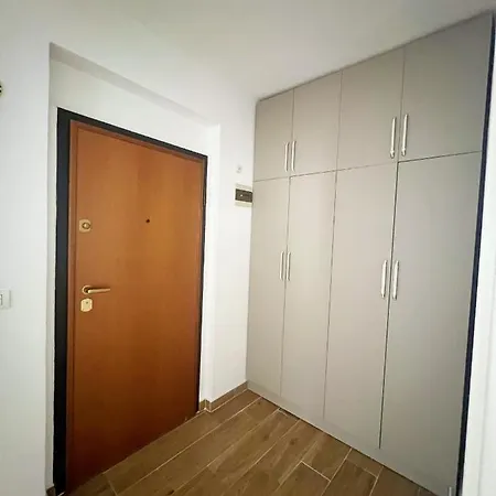 Lägenhet Central City Apartment Tirana